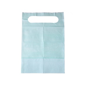 Bavaglini di Carta Monouso Impermeabili per Adulti, Resistenti all'Olio e alle Macchie, per Case di Cura, Ospedali e Ristoranti - Product Image 3