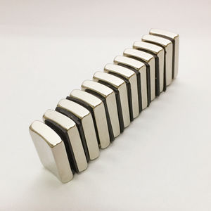 Industrieller Großhandel gebogene Seltenerd magnete N52 Neodym-Magnet für ewigen Magnet generator - Product Image 5