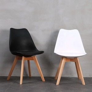 <span class=keywords><strong>Sillas</strong></span> de madera de estilo nórdico para cocina, asientos modernos de plástico de <span class=keywords><strong>tulip</strong></span>án blanco con cojín tapizado de cuero Pu para restaurante y cafetería - Product Image 3