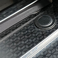 Porte de sécurité extérieure en acier moderne de haute qualité avec verre et grille métallique décorative pour entrée de maison ou villa