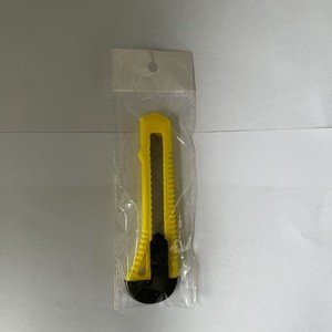 Jingfeng Utility Knife 18mm <b>Plastic</b> Handle Carbon Steel Blade For Paper And Parcel Cutting - Product Image 3
