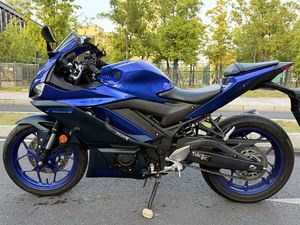 Moto sportive <span class=keywords><strong>Yamaha</strong></span> YZF-R3 321cc, bicylindre refroidi par liquide, démarrage électrique |   Équipé d'un système ABS |   Vitesse maximale de 180 km/h |   Suivi - Product Image 6