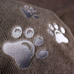 ผ้าขนหนูไมโครไฟเบอร์พรีเมียมสำหรับสัตว์เลี้ยง ซึมซับได้ดี แห้งเร็ว ทนทาน นุ่มพิเศษ ลายปักรูปอุ้งเท้า สำหรับสัตว์เลี้ยงขนาดเล็กถึงขนาดกลาง - Product Image 5