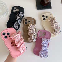 Coque de téléphone tendance à motif ondulé et à carreaux avec bracelet élastique pour iPhone 17promax 16 15 14 13 12 – Housse de protection antichoc pour fille