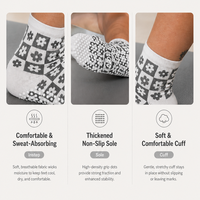 Chaussettes mi-mollet à carreaux gris et blancs personnalisées avec motif floral, antidérapantes, pour femmes, idéales pour le Pilates, le yoga, la gym et l'entraînement.