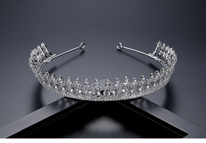 Diadème de Mariage en Laiton de Haute Qualité avec Cristaux CZ, Motif Feuille, Bijou de Tête de Mariée, Couronne de Concours de Beauté - Product Image 3