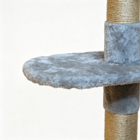 Arbre à chat en peluche douce avec poteaux à gratter en sisal naturel et base robuste