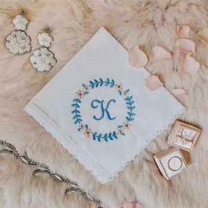 Vente en gros de serviettes de table en coton brodées monogrammées et faites à la main pour le restaurant de mariage - Product Image 6