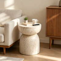 Tabouret d'appoint en marbre beige de luxe en forme d'heure de pointe. Table d'appoint élégante, durable, mobile, de style organique moderne, sculpture décorative pour salon