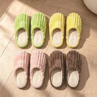 Chaussons d'hiver chauds en peluche rayés pour femmes, chaussures de maison à bout fermé