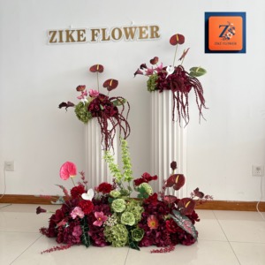 Arrangement floral artificiel de luxe bordeaux au toucher réel pour la décoration de lieux événementiels et la décoration florale d'événements - Product Image 4