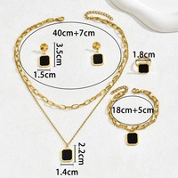 Ensemble collier et boucles d'oreilles carrées noires superposées en alliage haut de gamme style Ins ; Bracelet et bague d'index de niche luxe léger