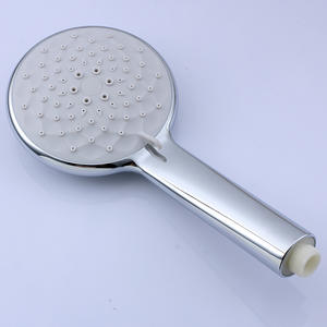 Cabezal de Ducha Portátil Redondo con Tecnología de Pulverización, Masaje, Burbujas y Lluvia, Duradero y con Acabado Plateado - Product Image 2