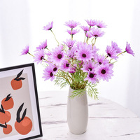 Perlengkapan Fotografi Dekorasi Rumah Ruang Tamu Bunga Palsu Genggam untuk Pernikahan 5 Bunga Simulasi Chamomile Daisy