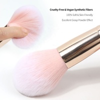 Ensemble de pinceaux de maquillage professionnels miniatures haut de gamme, sans cruauté animale, synthétiques personnalisés rose mignon avec manche pour anticernes, pour usage facial unique