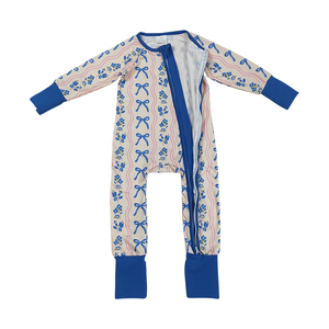 Pijamas estampados de algodón orgánico para niñas pequeñas, con flores azules Pelele, diseño de lazos, ropa para niños, Boutique para Hermanas - Product Image 3