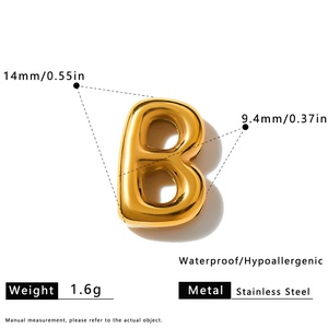 Bracciale in maglia d'acciaio inossidabile placcato oro 18 carati con ciondoli scorrevoli personalizzabili con lettere e numeri, bracciale impilabile fai-da-te con nome personalizzato - Product Image 6