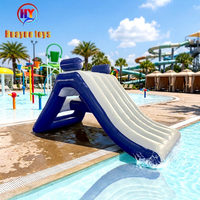 Toboggan aquatique gonflable avec échelle d'escalade, parc aquatique flottant