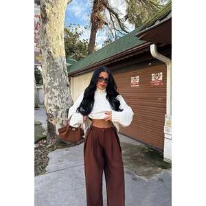 Pantalones Clásicos de Cintura Alta para Mujer, Color Marrón Dulce, Diseño Casual de Pierna Ancha y Recta, Tejido Suave para Otoño, Tallas XL y XS Disponibles - Product Image 5