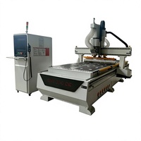 Machine CNC de nesting à changement d'outil automatique 1325 pour la production de meubles en bois, gravure, fraisage et découpe