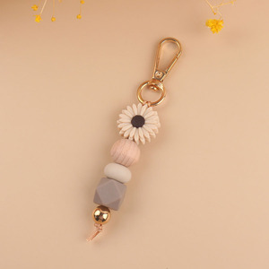 2025 dessin animé mignon marguerite fleur Silicone perlé porte-clés sac sac à dos breloque voiture suspendu pendentif femmes cadeau - Product Image 5
