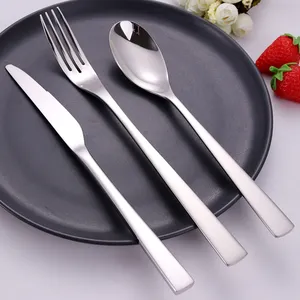 खाद्य ग्रेड चांदी रेस्तरां सस्ते धातु केक चाय सोने Sliverware Flatware सेट चम्मच कांटे और चाकू स्टेनलेस स्टील कटलरी