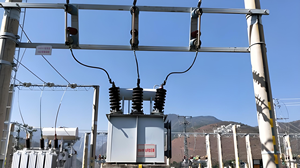 Transformateur de distribution triphasé immergé dans l'huile de bonne qualité, 220V 35KV Dyn11, type de refroidissement - Product Image 3