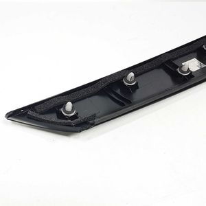 Tiras Decorativas para Parabrisas para Kia Hyundai 2010-2013, Material ABS, Instalación con Cinta Adhesiva, Paquete de Dos - Product Image 5