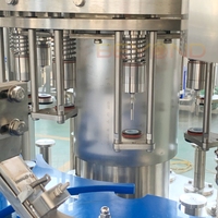 Ligne d'embouteillage automatique de vodka et de liqueurs - Machine de remplissage, de bouchage et d'étiquetage 2500BPH pour whisky et vin