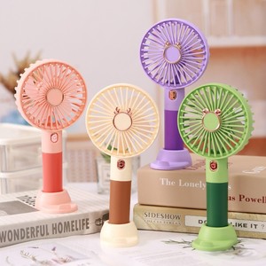 Mini ventilador USB portátil <span class=keywords><strong>de</strong></span> tres velocidades <span class=keywords><strong>de</strong></span> viento, coche <span class=keywords><strong>de</strong></span> escritorio <span class=keywords><strong>de</strong></span> mano, RV, Hotel, garaje, ventilador <span class=keywords><strong>de</strong></span> plástico eléctrico para oficina <span class=keywords><strong>de</strong></span> estudiantes, uso al aire libre - Product Image 3