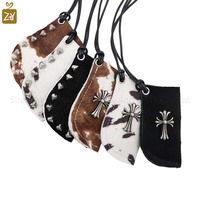 Pochette à rouge à lèvres en cuir PU motif vache avec croix gothique et clous métalliques, avec cordon de cou, sac de rangement portable
