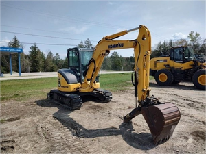 Mini-excavatrice PC55MR de 5,5 tonnes avec moteur et pompe – Excavatrice sur chenilles haute performance en stock - Product Image 2