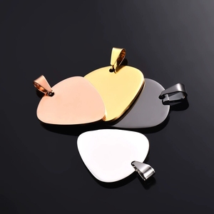 Colgante de Acero Inoxidable Pulido con Forma de Púa de Guitarra Metálica en Blanco para Venta al por Mayor, Regalo Musical - Product Image 3