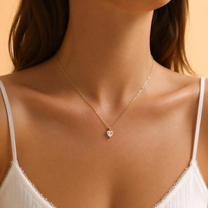 Collar con Colgante <span class=keywords><strong>de</strong></span> Caballito <span class=keywords><strong>de</strong></span> Mar 3D Chapado en Oro <span class=keywords><strong>de</strong></span> 18K, Delicado Colgante Solitario Triangular con Circonita Cúbica, Collar Impermeable, Joyería <span class=keywords><strong>de</strong></span> Playa para Mujer - Product Image 1