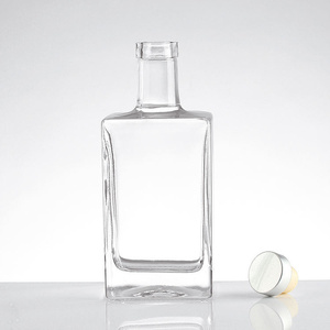 <span class=keywords><strong>Prix</strong></span> <span class=keywords><strong>de</strong></span> gros Crystal Clear 500ml 750ml Bouteilles <span class=keywords><strong>de</strong></span> <span class=keywords><strong>Gin</strong></span> en verre carré Whisky Vodka <span class=keywords><strong>Bouteille</strong></span> pour Tequila - Product Image 1