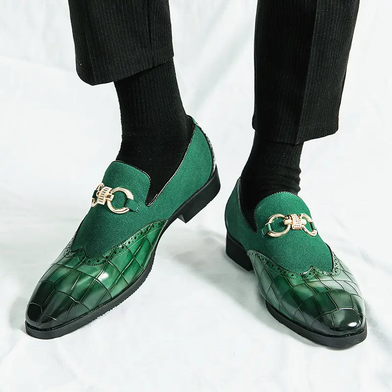 Sepatu kulit gesper besar, sepatu kasual bisnis gaya Inggris ukuran sepatu kulit hijau gesper besar