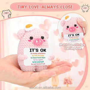 Vente en gros : Nouvelle collection de mini-porcs en crochet amusants et émotionnels, avec message positif, pour la promotion en gros. - Product Image 6