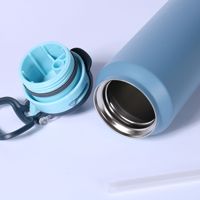 Bouteille d'eau isotherme à double paroi de nouvelle conception avec fond en caoutchouc, 20, 24, 32 oz, bouteilles de sport et de voyage avec verrou de sécurité