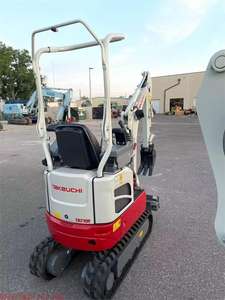 Excavadora Takeuchi TB235-2 al por Mayor, Motor Yanmar de Alto Rendimiento, Componentes Centrales PLC para Proyectos Urbanos y Sitios de Trabajo Reducidos - Product Image 3
