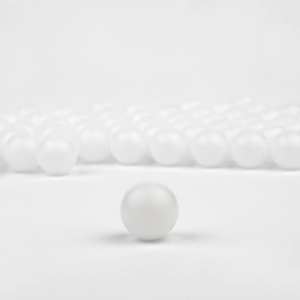 Pelota de Plástico Hueca con Estructura Reforzada de Nervaduras Fleid SCP-0003 Blanca Moldeada por Soplado para Juguetes - Product Image 6