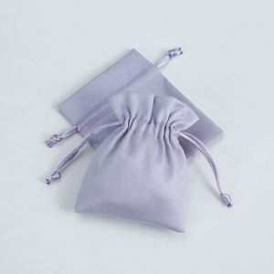 Sacs cadeaux écologiques durables pour bijoux, en velours suédé, avec cordon de serrage, personnalisables avec logo, en tailles 5-7 pouces, vente en gros - Product Image 6