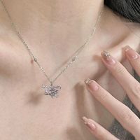 Collier Love Planet - Fille douce et charmante au charme féminin - Chaîne en forme de cœur avec diamant rose