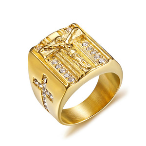 Venta al por mayor <span class=keywords><strong>de</strong></span> cristal PVD 18K chapado en oro 316l <span class=keywords><strong>de</strong></span> <span class=keywords><strong>acero</strong></span> inoxidable quirúrgico <span class=keywords><strong>para</strong></span> <span class=keywords><strong>hombre</strong></span> Jesucristo Cruz Anillos - Product Image 1