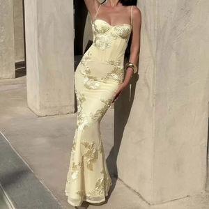 Vestido de Noche Maxi de Diseño con Flores Bordadas, sin Mangas, con Espalda Descubierta, Cintura Natural y Cola de Sirena para Mujer - Product Image 2