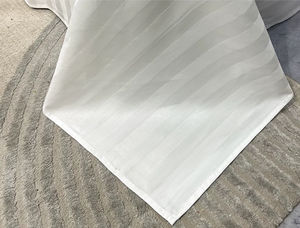 Venta al por mayor de 3cm de rayas blancas de polialgodón colección de hoteles ropa de cama de calidad premium juego de edredón con funda de almohada en línea - Product Image 6