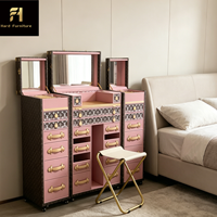 Table de toilette italienne de luxe rose à plusieurs tiroirs, personnalisable pour appartement, avec miroir et tabouret