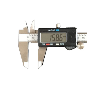 Micrometro Elettronico in Acciaio Inossidabile, Calibro Digitale con Schermo LCD, Funzione di Spegnimento Automatico, Conversione <span class=keywords><strong>Pollici</strong></span>/<span class=keywords><strong>Millimetri</strong></span> 0-150mm/0-6" - Product Image 4