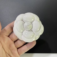 YAKELILI Broche Camélia en Matériau Super Fibre Effet Miroir, Diamètre 6,6 cm, Petites Fleurs Parfumées, Tête de Corsage Façonnée en Spandex/Polyester