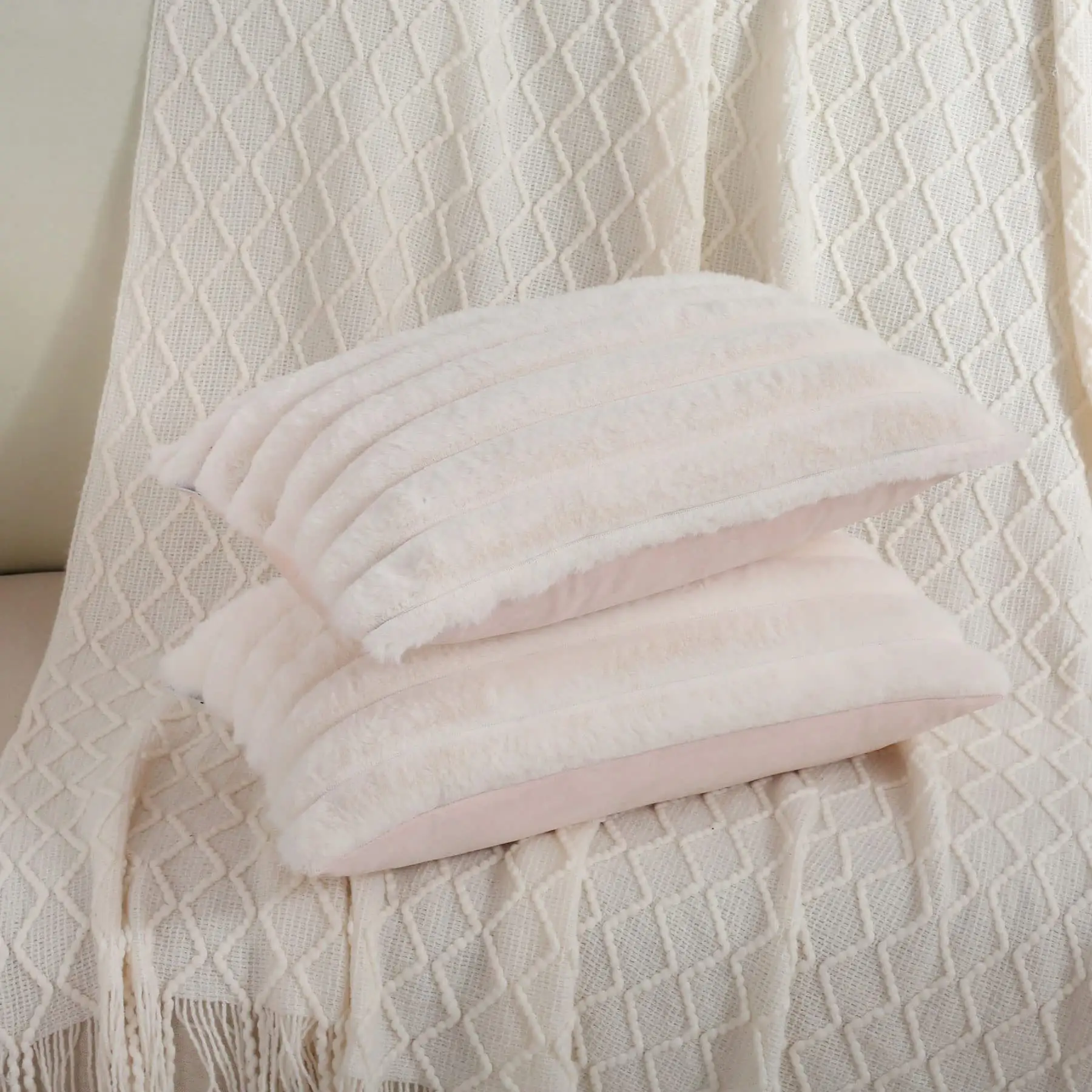 Özel çizgili dekoratif yumuşak rahat Faux tavşan kürk ve kadife yastık kılıfı 30*50cm kare yastık lüks kanepe yastığı kapakları