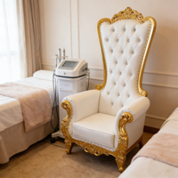 Fauteuils de luxe modernes en cuir blanc avec cadre doré royal pour villa, salon, mariage, salon de beauté, maison